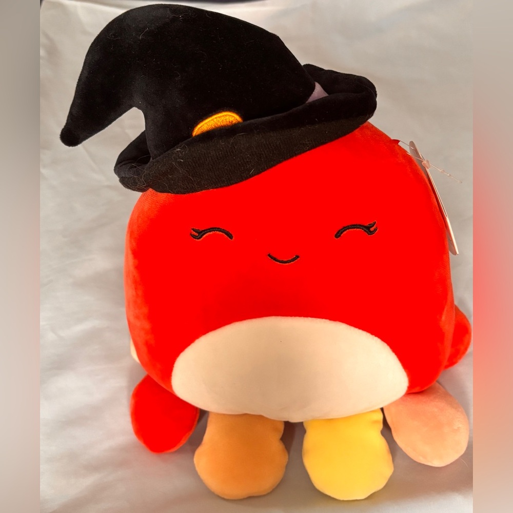 Squishmallow, Detra the Witch Octopus, Halloween Plush Toy, 8 “tall, excellent!